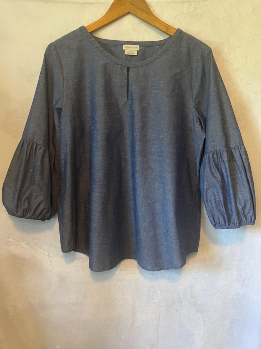 Van Heusen Blue Chambray Blouse Peasant Top Balloon Sleeve Keyhole Neck Size L